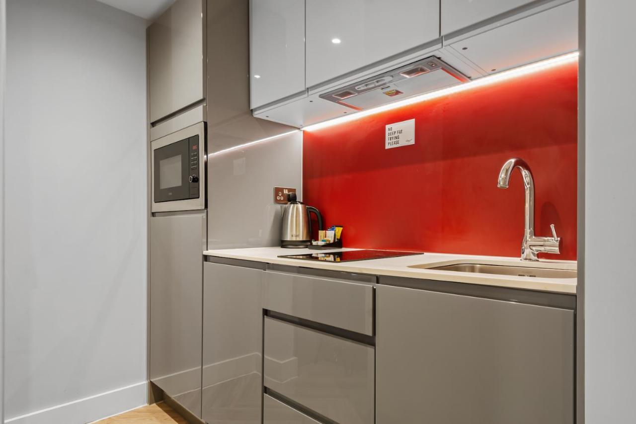 Aparthotel Roomzzz 4*